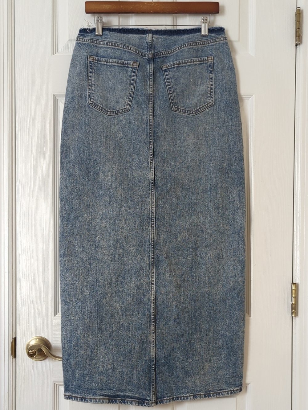 Wild Fable Classic Medium Wash Frayed Low Waisted Front Slit Denim Maxi Skirt 8 - Picture 9 of 11